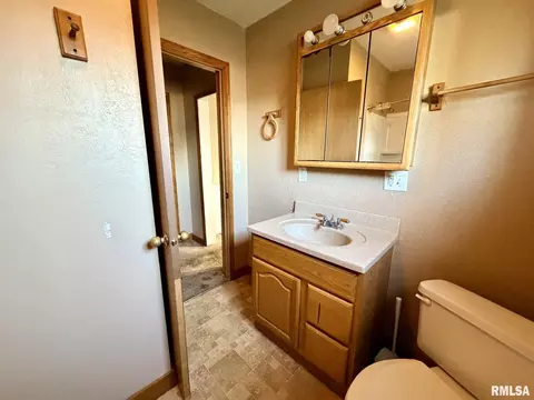 Bath - 131 E Jefferson St, Cuba, IL 61427 photo 1 of 2