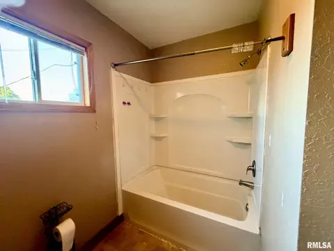 Bath - 131 E Jefferson St, Cuba, IL 61427 photo 2 of 2