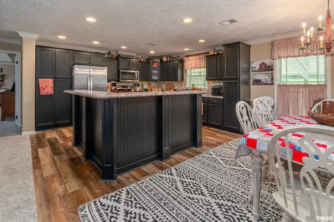 Kitchen - 1390 Woolard Rd, Eldorado, IL 62930 photo 1 of 4