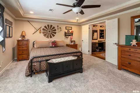 Bedroom - 1390 Woolard Rd, Eldorado, IL 62930 photo 2 of 5