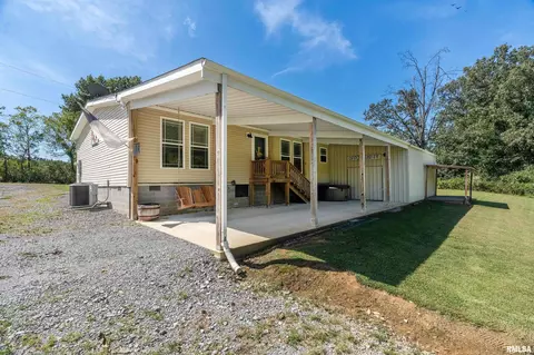 Exterior - 1390 Woolard Rd, Eldorado, IL 62930 photo 4 of 4