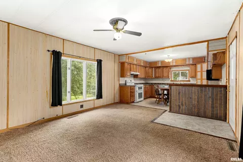 Living - 8671 Timber Rd, Kewanee, IL 61443 photo 9 of 9