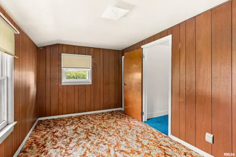 Bedroom - 8671 Timber Rd, Kewanee, IL 61443 photo 6 of 14