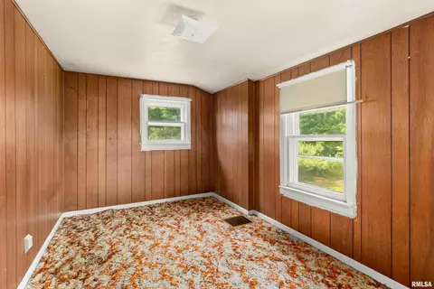 Bedroom - 8671 Timber Rd, Kewanee, IL 61443 photo 5 of 14
