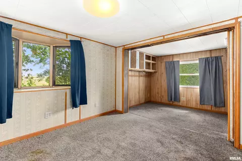 Bedroom - 8671 Timber Rd, Kewanee, IL 61443 photo 12 of 14