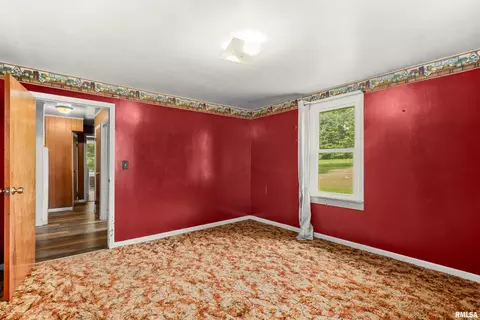 Bedroom - 8671 Timber Rd, Kewanee, IL 61443 photo 4 of 14