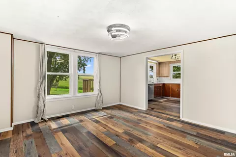 Living - 8671 Timber Rd, Kewanee, IL 61443 photo 5 of 9