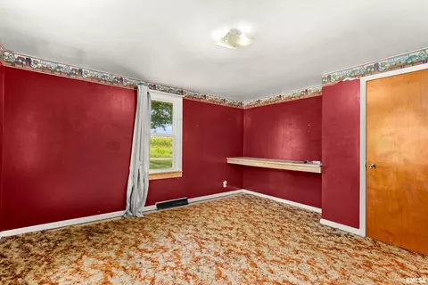 Bedroom - 8671 Timber Rd, Kewanee, IL 61443 photo 3 of 14