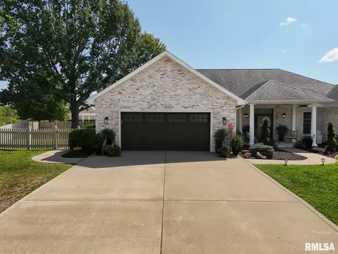 Exterior - 1509 Chart Hills Dr, Marion, IL 62959 photo 4 of 6