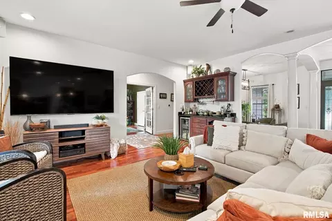 Living - 1509 Chart Hills Dr, Marion, IL 62959 photo 5 of 6