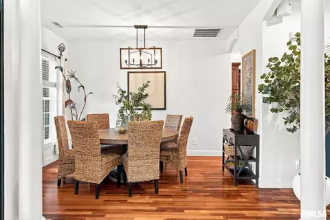 Dining - 1509 Chart Hills Dr, Marion, IL 62959 photo 2 of 3