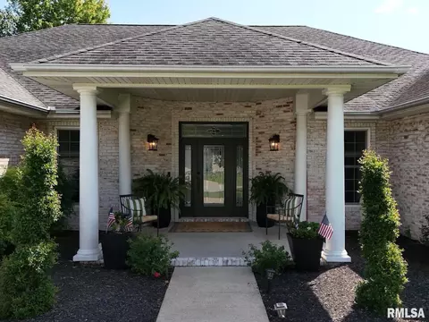 Exterior - 1509 Chart Hills Dr, Marion, IL 62959 photo 2 of 6