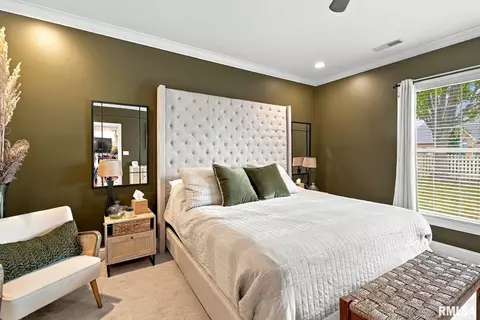 Bedroom - 1509 Chart Hills Dr, Marion, IL 62959 photo 2 of 8