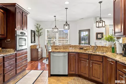 Kitchen - 1509 Chart Hills Dr, Marion, IL 62959 photo 2 of 5