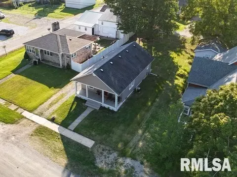 Exterior - 417 S 12th St, Herrin, IL 62948 photo 4 of 5