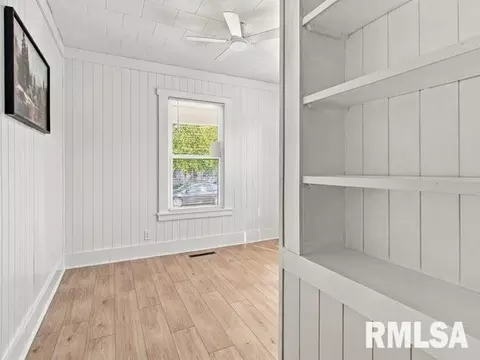 Entry Way - 417 S 12th St, Herrin, IL 62948 photo 3 of 3