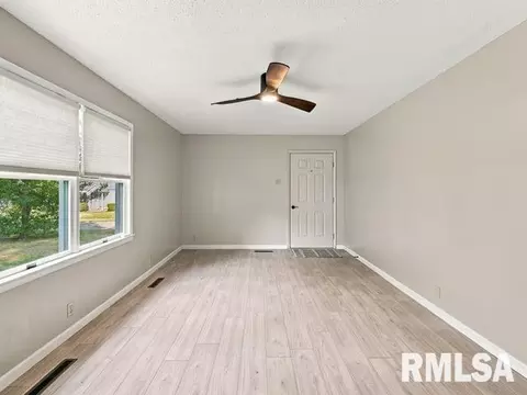 Living - 417 S 12th St, Herrin, IL 62948 photo 2 of 2