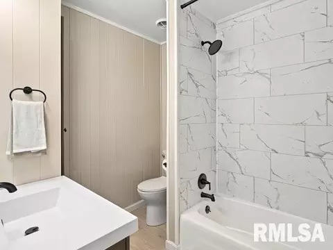 Bath - 417 S 12th St, Herrin, IL 62948 photo 2 of 2