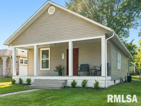 Exterior - 417 S 12th St, Herrin, IL 62948 photo 2 of 5