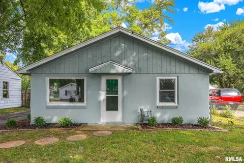 127 Linden St, East Peoria, IL 61611