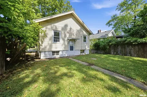 Exterior - 502 E Archer Ave, Peoria, IL 61603 photo 5 of 7