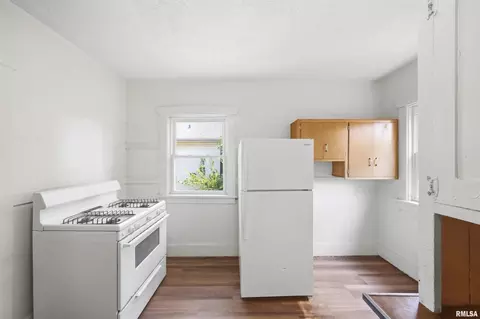 Kitchen - 502 E Archer Ave, Peoria, IL 61603 photo 1 of 1