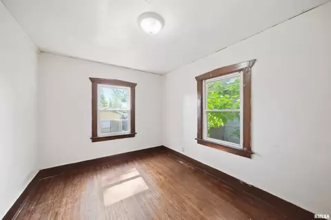 Bedroom - 502 E Archer Ave, Peoria, IL 61603 photo 1 of 5