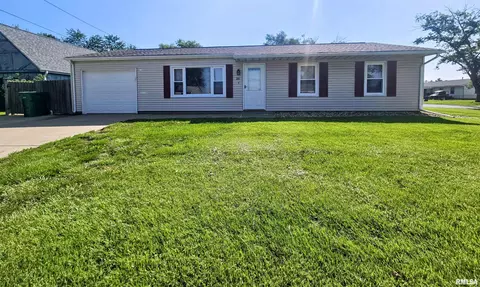 26 Caliente Ave, Bartonville, IL 61607