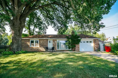 911 E Glen Ave, Peoria Heights, IL 61616