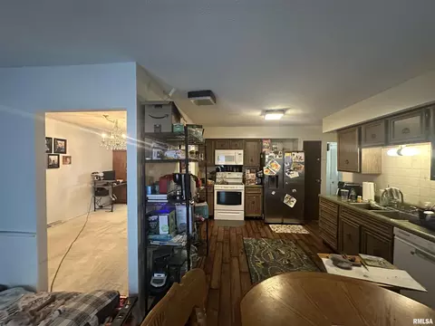 Kitchen - 3204 Sunset Ter, Marion, IL 62959 photo 1 of 2