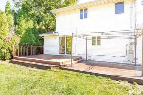 Exterior - 606 Devonshire Rd, Washington, IL 61571 photo 4 of 7