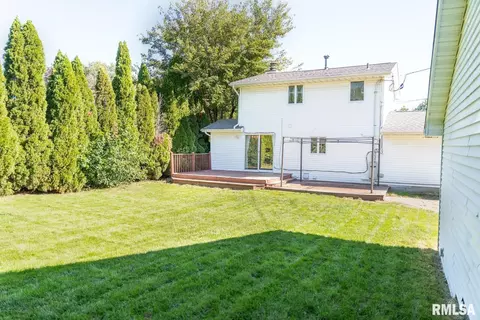 Exterior - 606 Devonshire Rd, Washington, IL 61571 photo 3 of 7