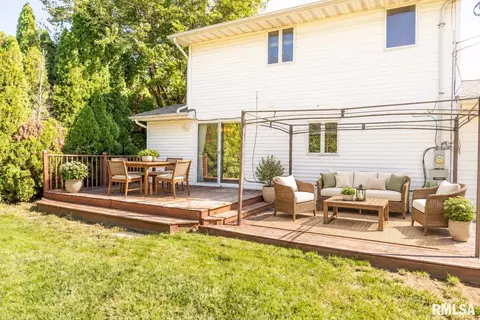 Exterior - 606 Devonshire Rd, Washington, IL 61571 photo 5 of 7