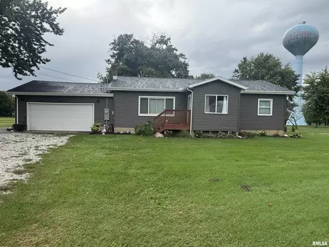 1418 N Broadway St, Lewistown, IL 61542