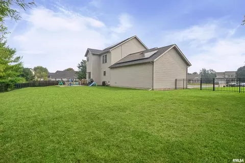 Exterior - 4009 W Fall Leaf Ct, Dunlap, IL 61525 photo 5 of 5
