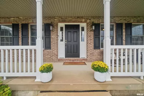 Exterior - 4009 W Fall Leaf Ct, Dunlap, IL 61525 photo 3 of 5