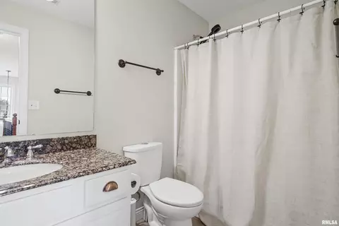 Bath - 4009 W Fall Leaf Ct, Dunlap, IL 61525 photo 3 of 3