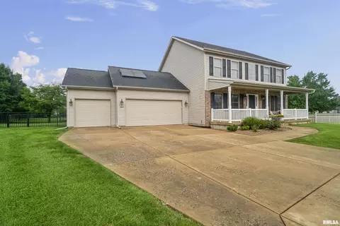 Exterior - 4009 W Fall Leaf Ct, Dunlap, IL 61525 photo 2 of 5