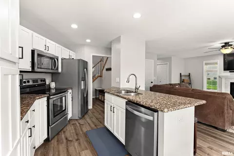 Kitchen - 2418 W Chase Dr, Dunlap, IL 61525 photo 1 of 5