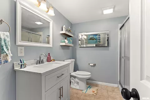 Bath - 2418 W Chase Dr, Dunlap, IL 61525 photo 5 of 5