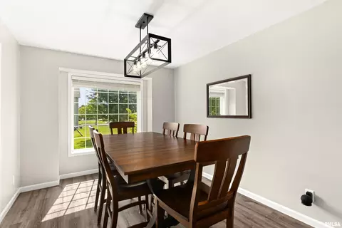 Dining - 2418 W Chase Dr, Dunlap, IL 61525 photo 2 of 4