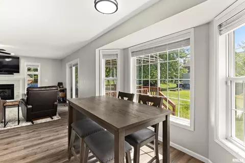 Dining - 2418 W Chase Dr, Dunlap, IL 61525 photo 4 of 4