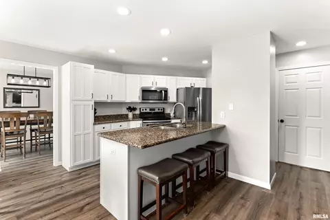 Kitchen - 2418 W Chase Dr, Dunlap, IL 61525 photo 3 of 5