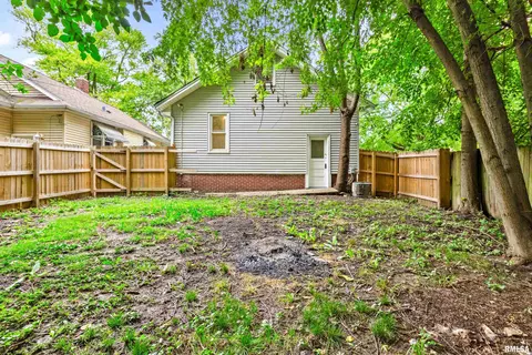Exterior - 1013 E Willcox Ave, Peoria, IL 61603 photo 8 of 8