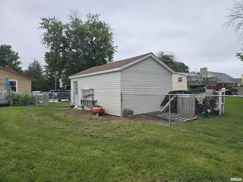 Exterior - 1246 E Ash St, Canton, IL 61520 photo 9 of 9