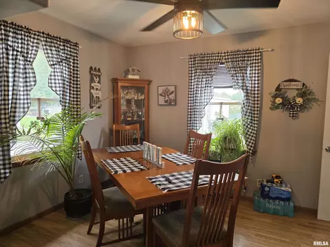 Dining - 1246 E Ash St, Canton, IL 61520 photo 3 of 3