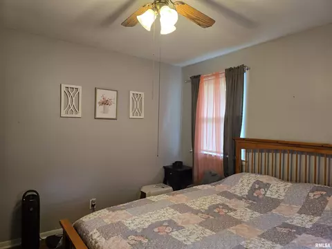 Bedroom - 1246 E Ash St, Canton, IL 61520 photo 2 of 5