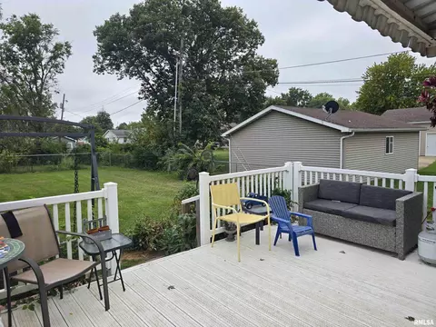 Exterior - 1246 E Ash St, Canton, IL 61520 photo 6 of 9