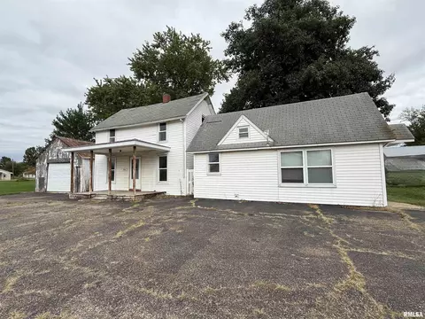 104 S Main St, Smithfield, IL 61477