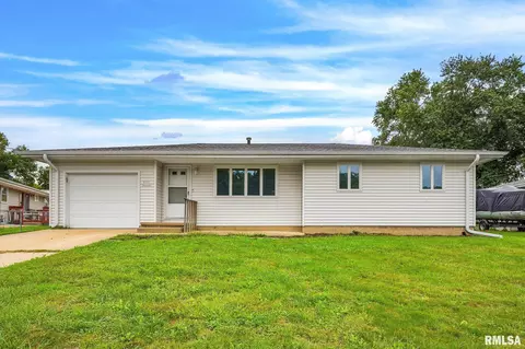 911 Desoto Dr, Bartonville, IL 61607